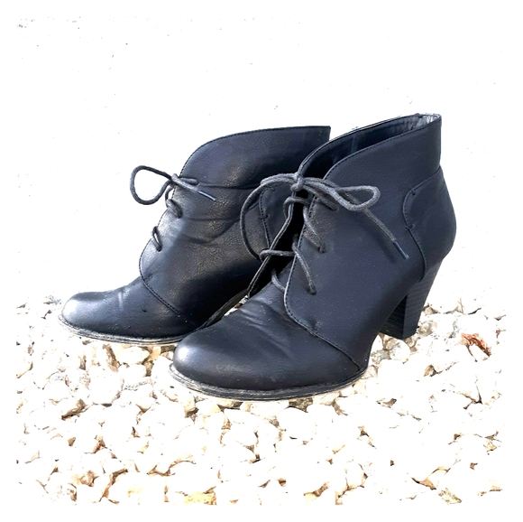 Sugar Shoes - Black bootie heels